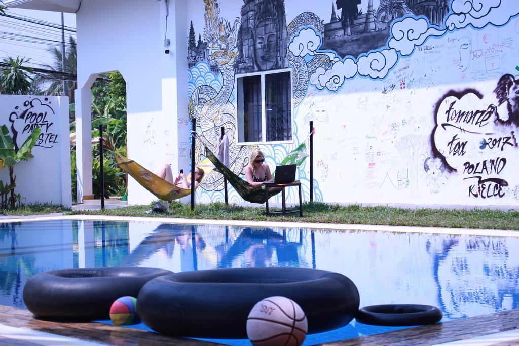 Pool Party Hostel Siem Reap Exterior photo